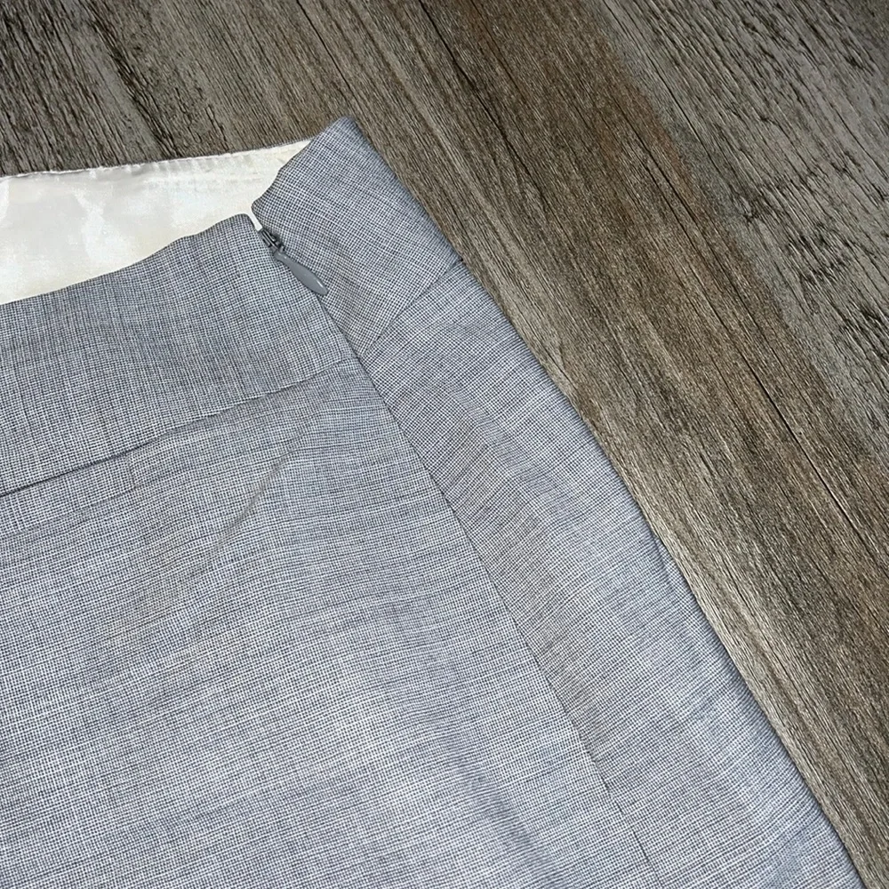 Banana Republic Women's Light Gray Pencil Skirt Size 10P
